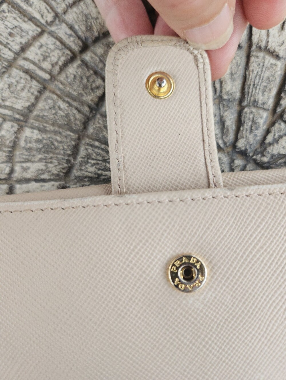 Prada Flesh Beige Textured Saffiano Bi Fold Long Wallet Credit Card Holder - Picture 8 of 16